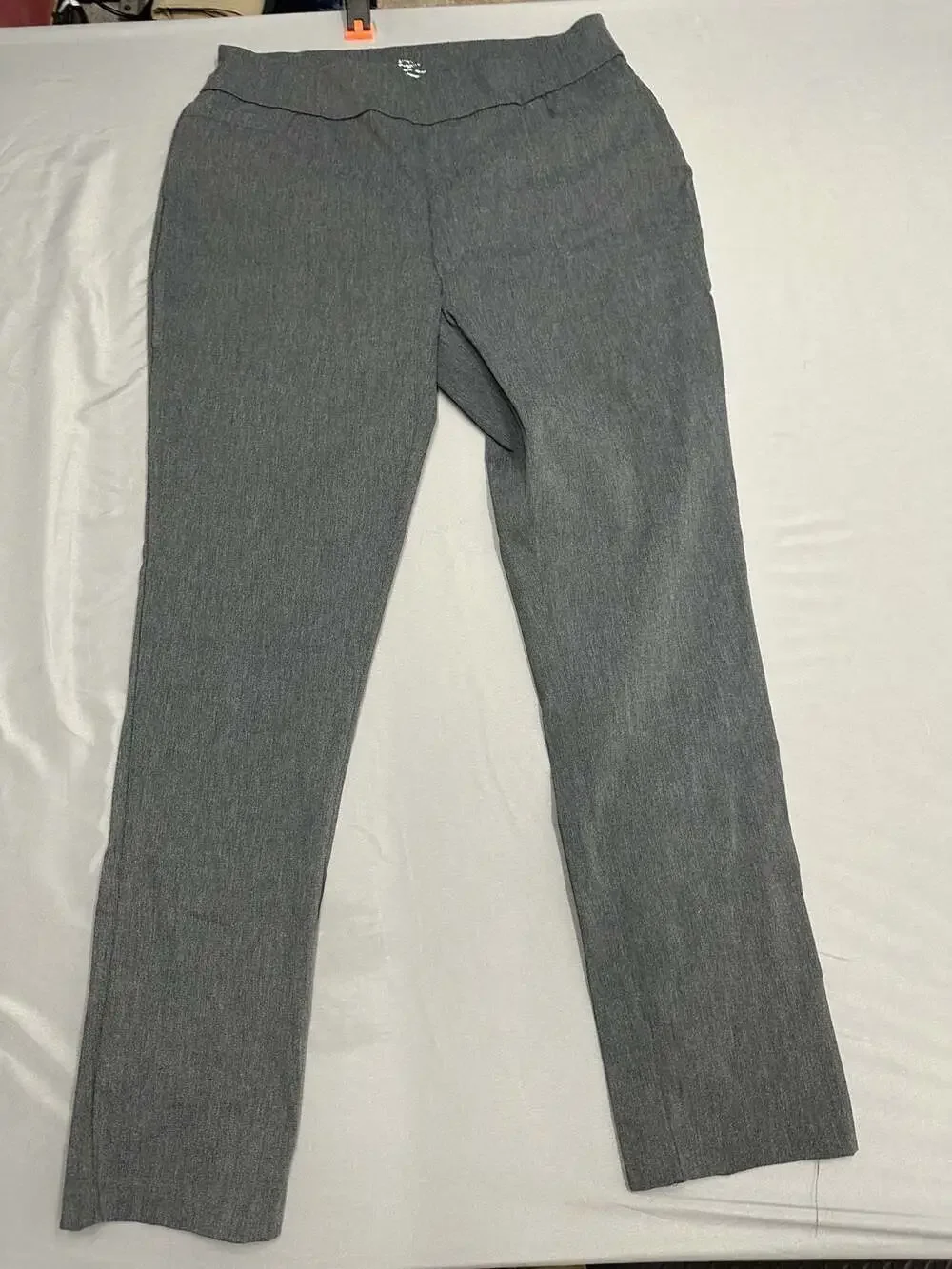 Kim Rogers Women's Gray Pull-On Slim Leg Knit Trousers Size 14W Average - Picture 1 of 5